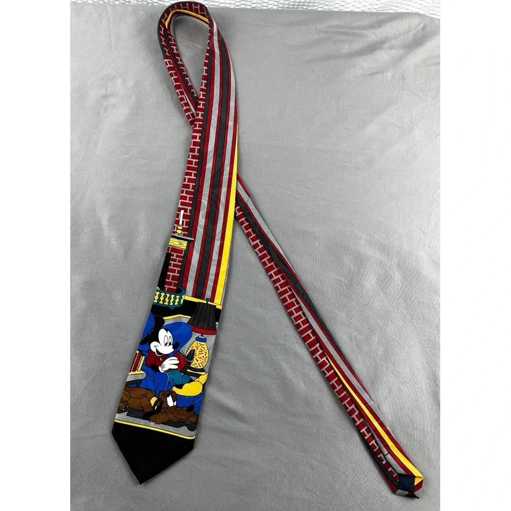 Disney Mickey Mouse & Pluto‎ Tie 100% polyester